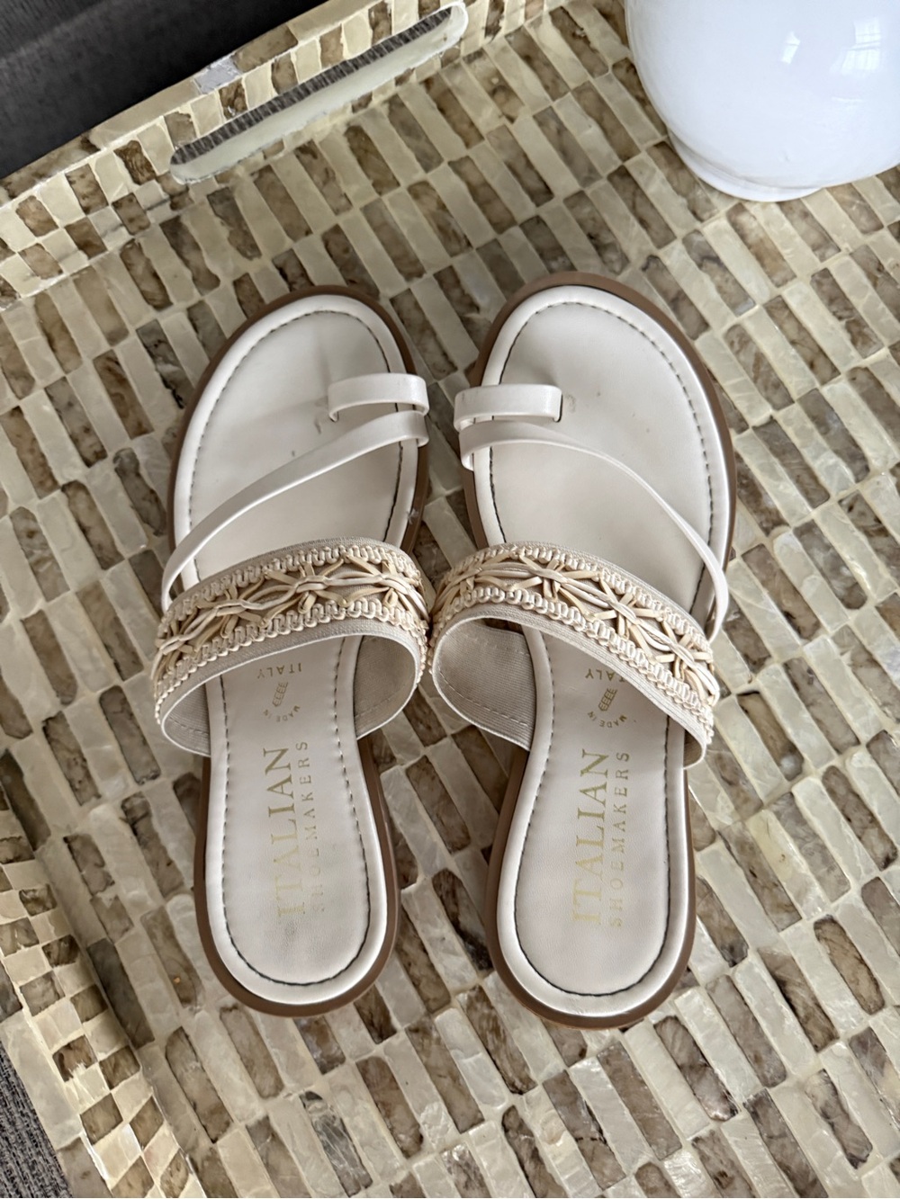 Italian Shoemakers Size 8 Cream Embroidered Toe Loop Slide Sandals Italy